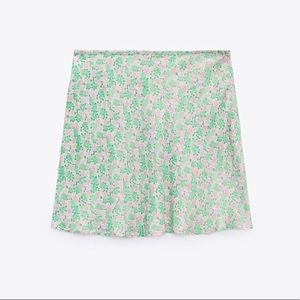 NWOT Green and Pink Zara Mini Skirt